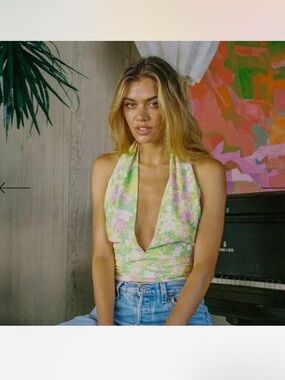 With Jean Rendezvous Top in Honeysuckle